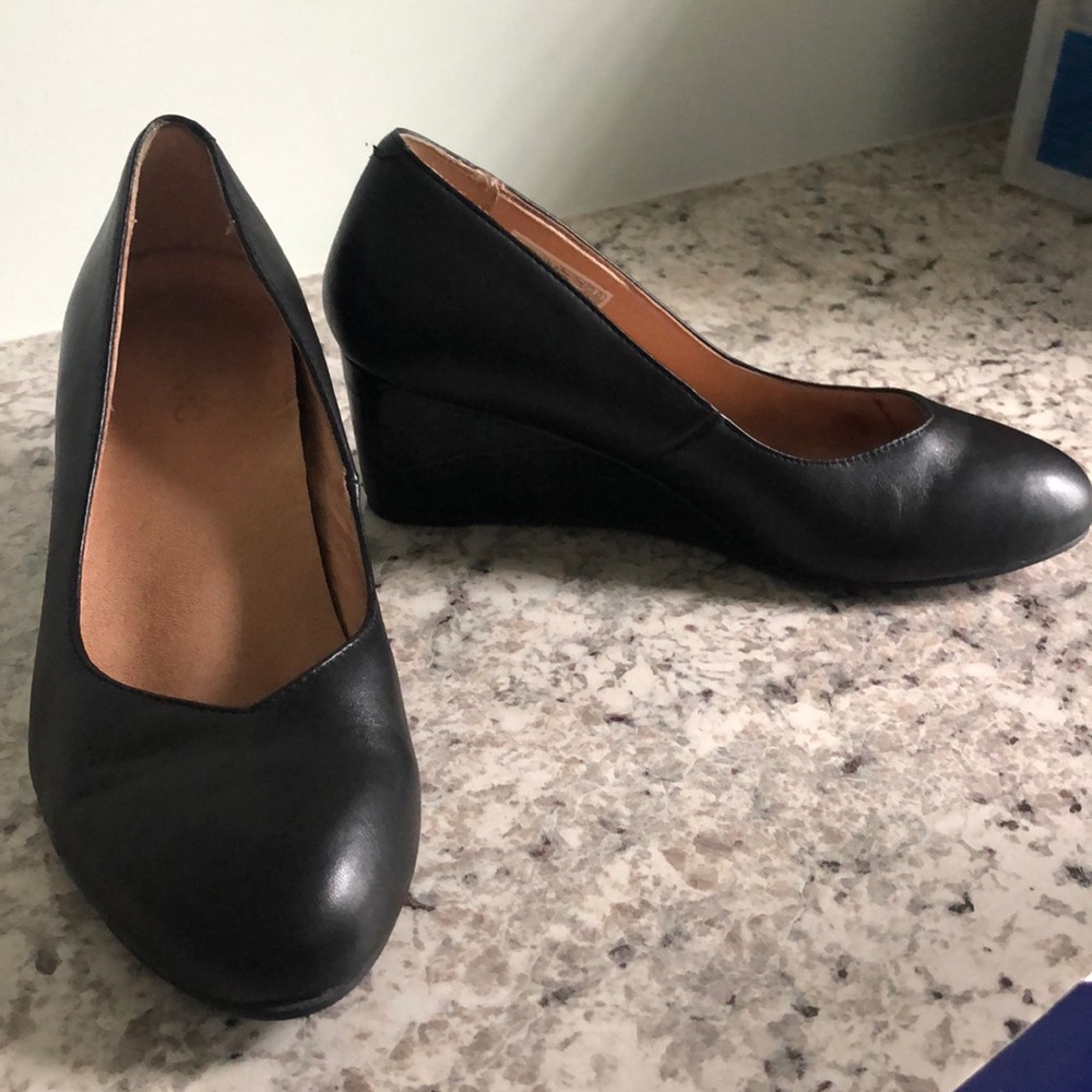 Vionic wedge heels